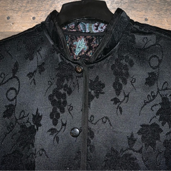 Women’s 2X COLDWATER CREEK Black Reversible Grapes Vines to Paisley Button Coat - Picture 7 of 16